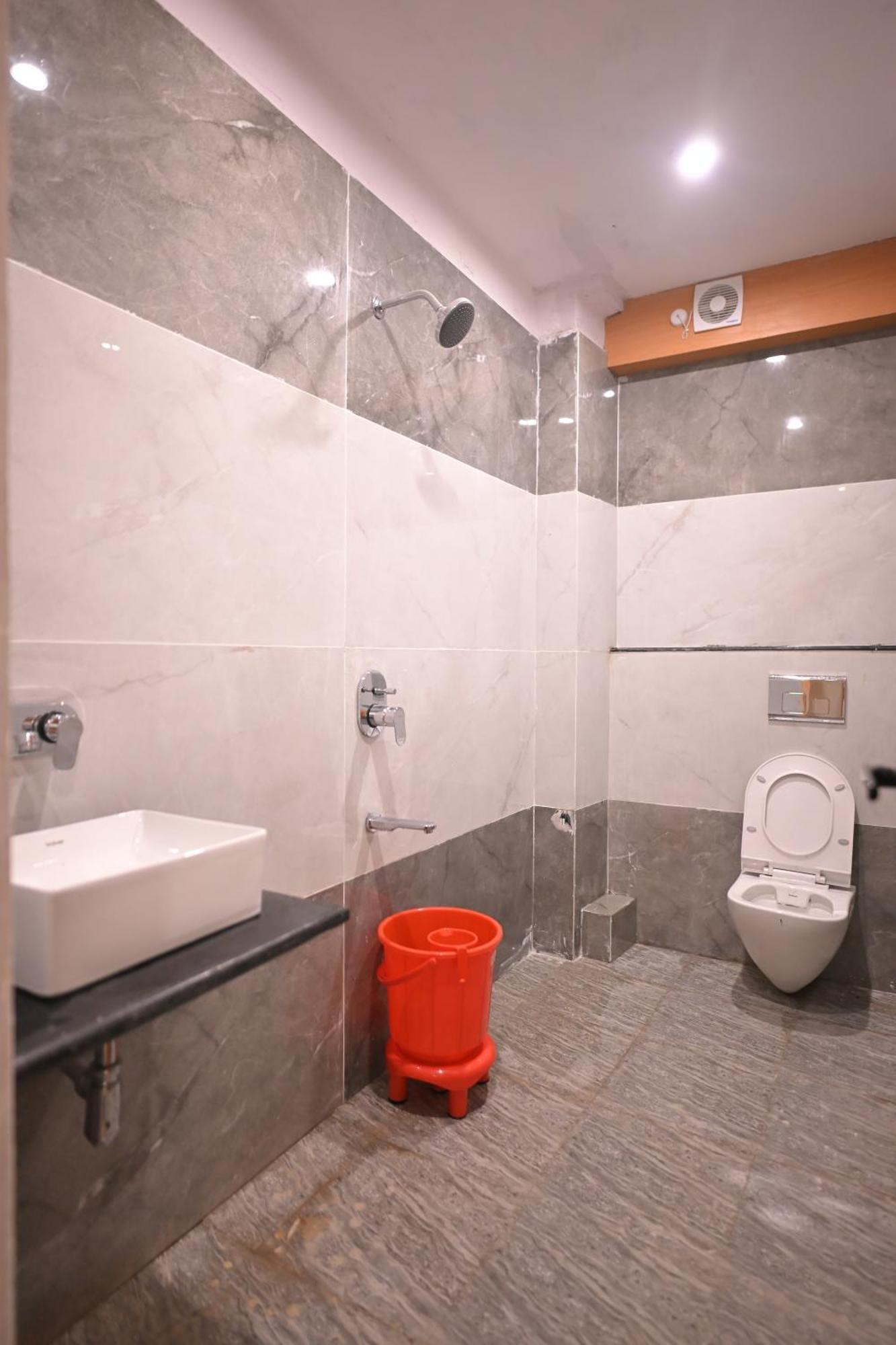 Sunrise Vista Inn Prayagraj Ngoại thất bức ảnh