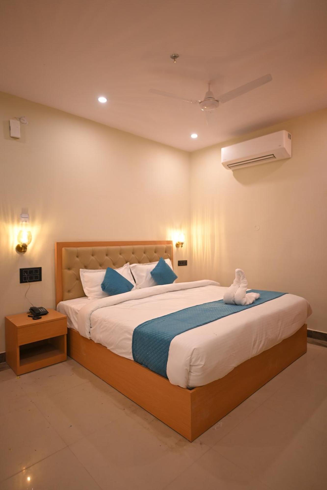 Sunrise Vista Inn Prayagraj Ngoại thất bức ảnh